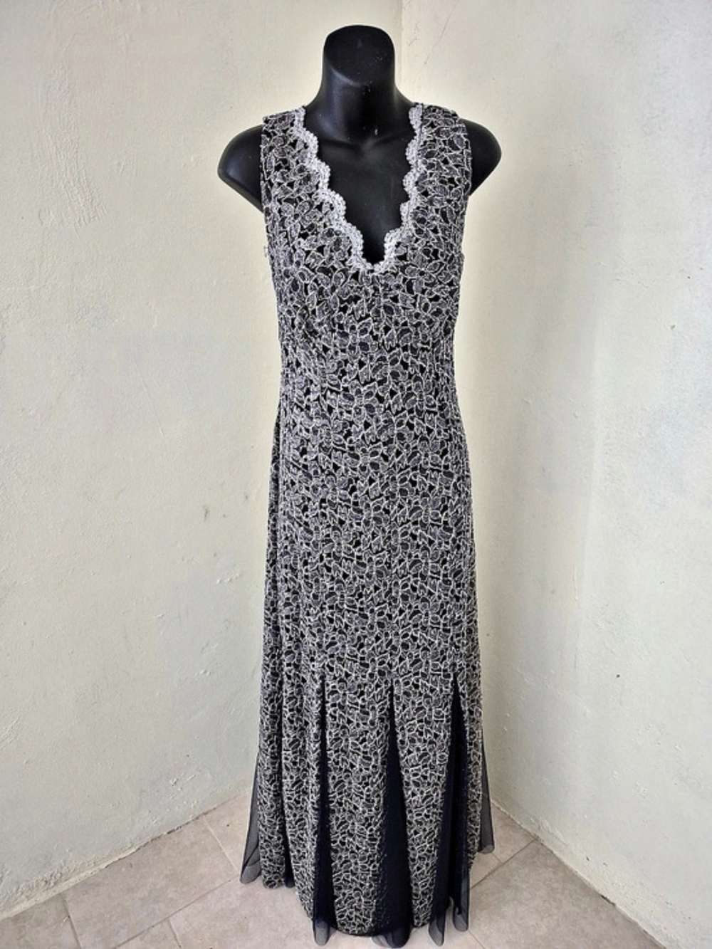 Floral Lace Maxi Dress in Black & Gray Like New